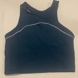 New Women’s Kinesis athletic top size adult small